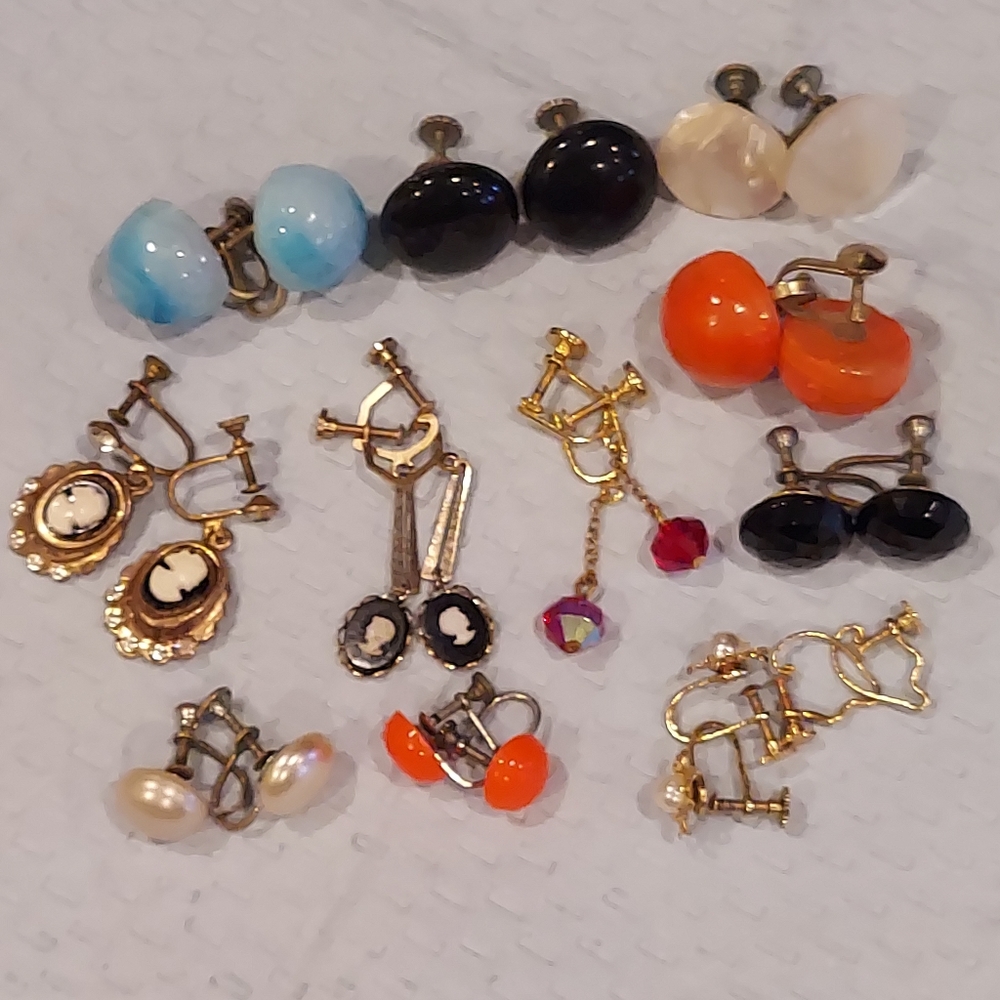 FINAL PRICE🔥12pc bundle Earrings💙 Screw back🌹